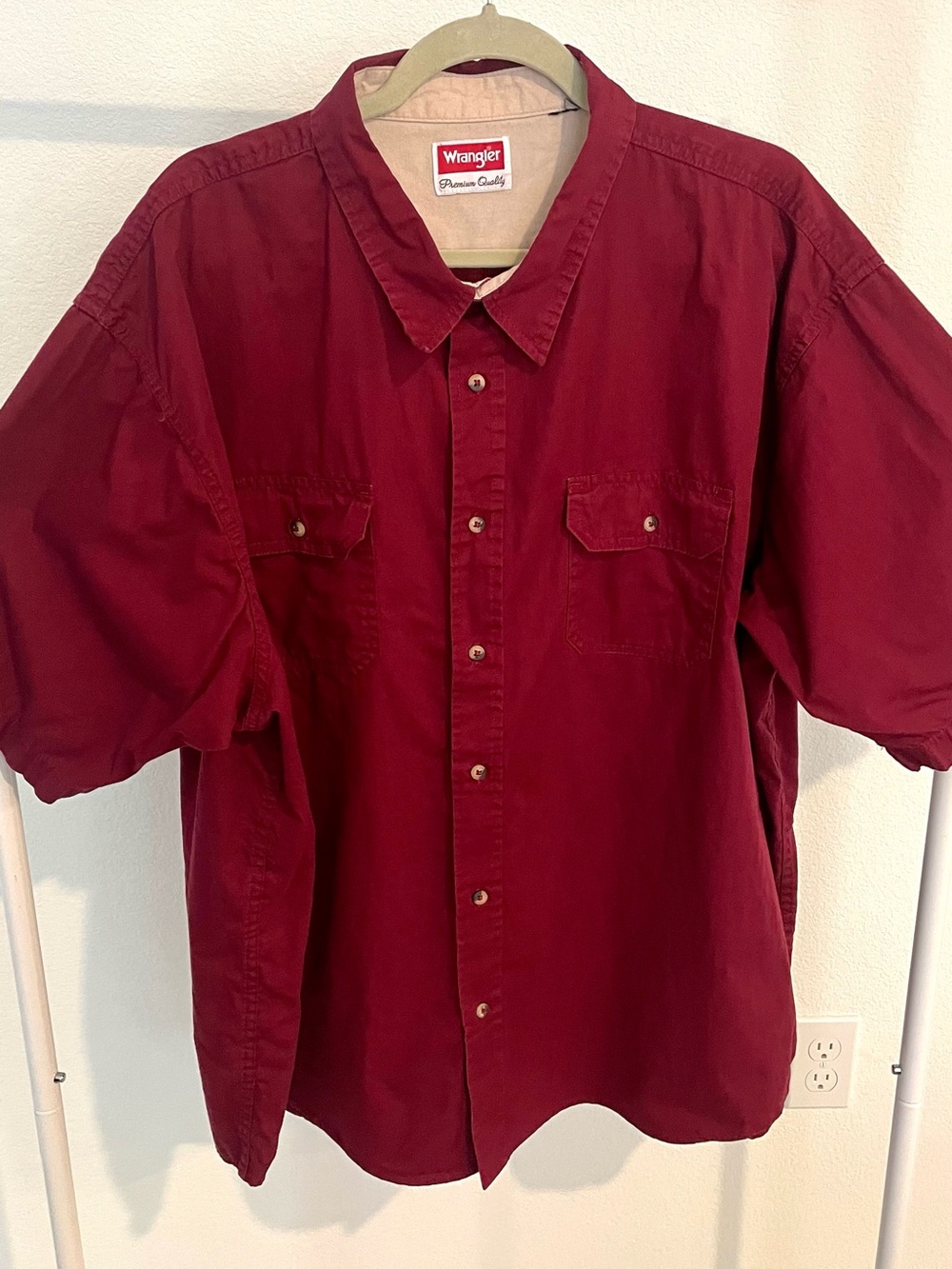 Wrangler Short-Sleeve Button-Down Shirt in Deep Burgundy